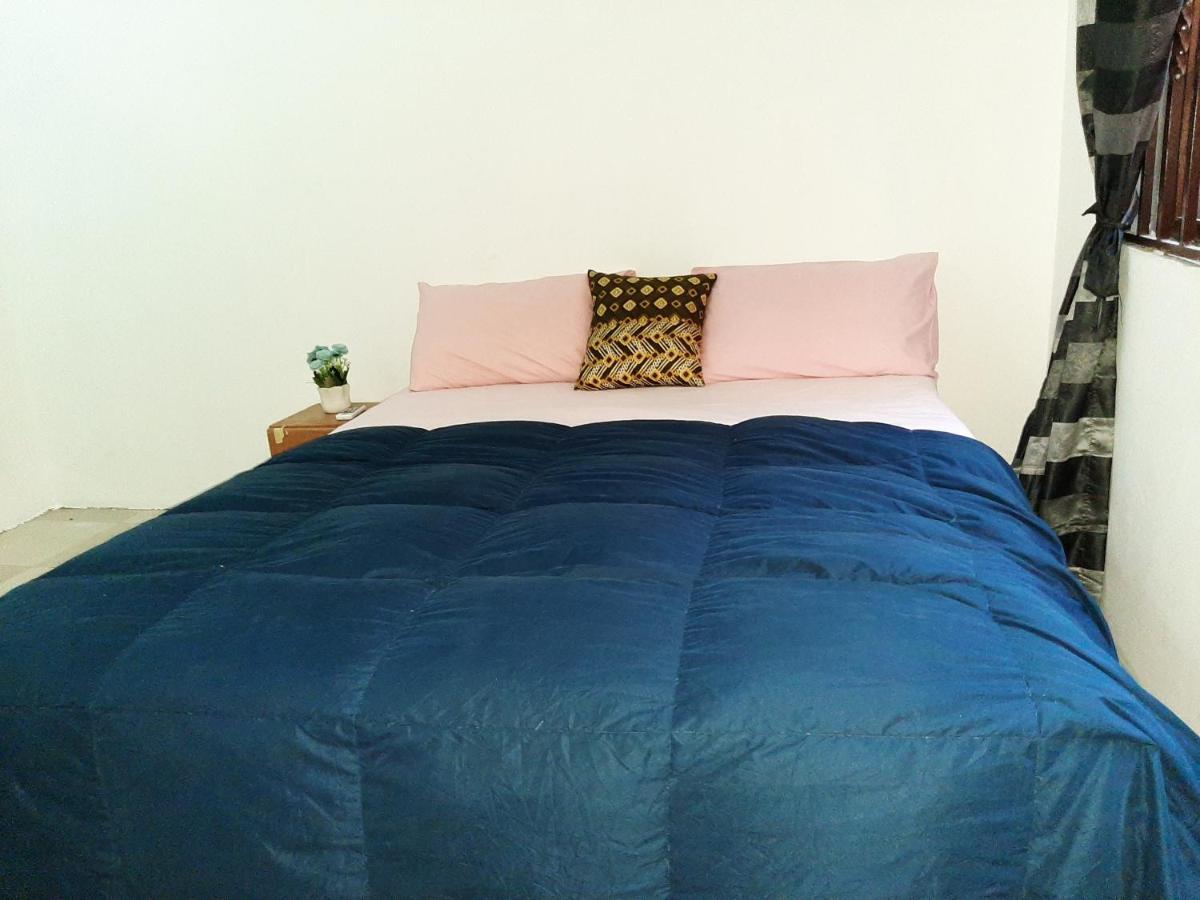 East Airport Suites4 -Private Room 阿克拉 外观 照片